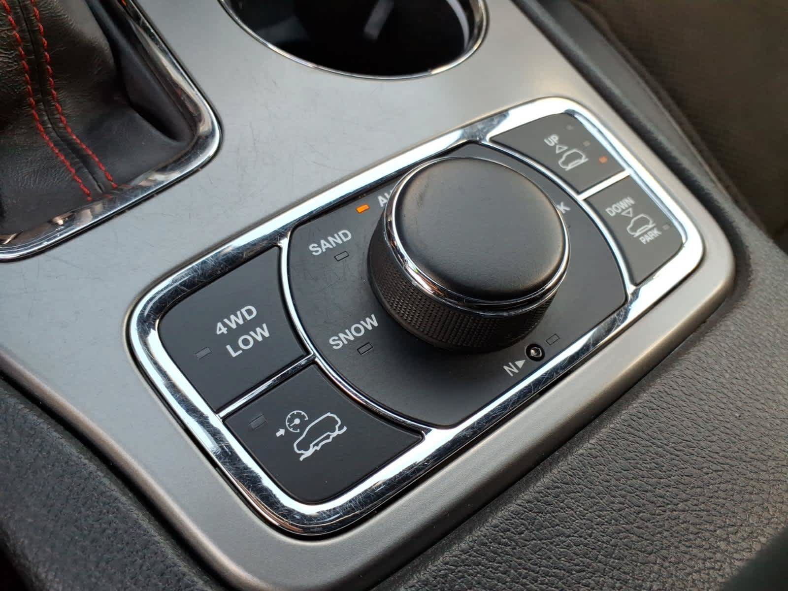 Used 2020 Jeep Grand Cherokee Trailhawk AWD/4WD image 39