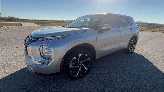Used 2024 Mitsubishi Outlander SE image 4