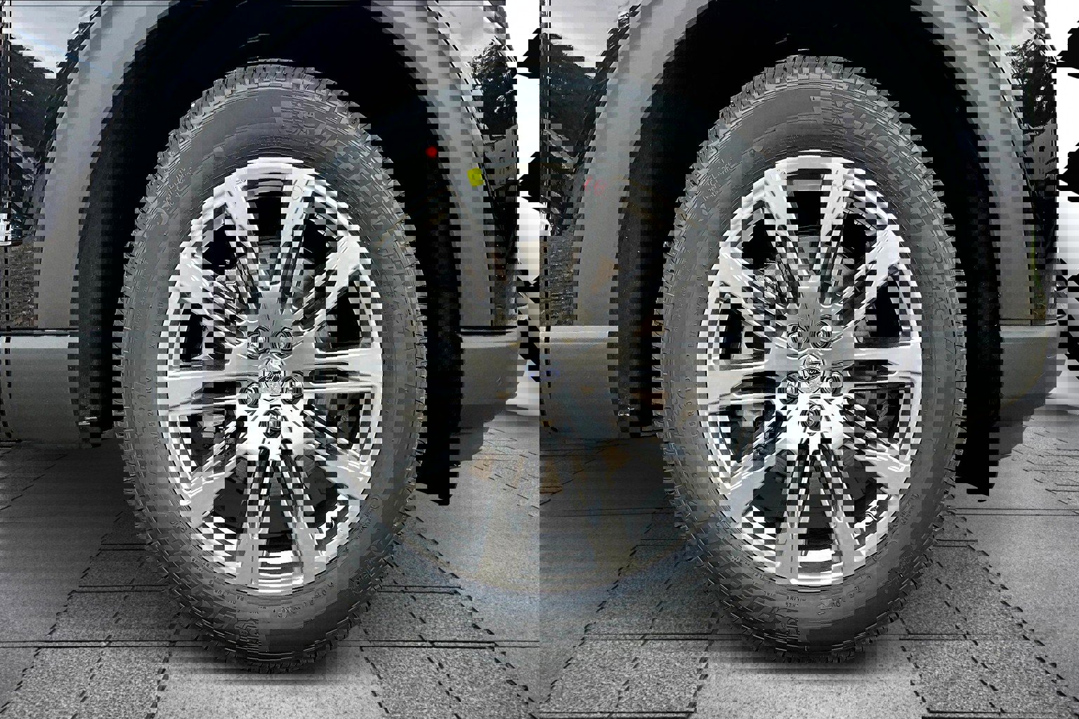 New 2025 Ford Explorer Active w/ Active Comfort Package image 12