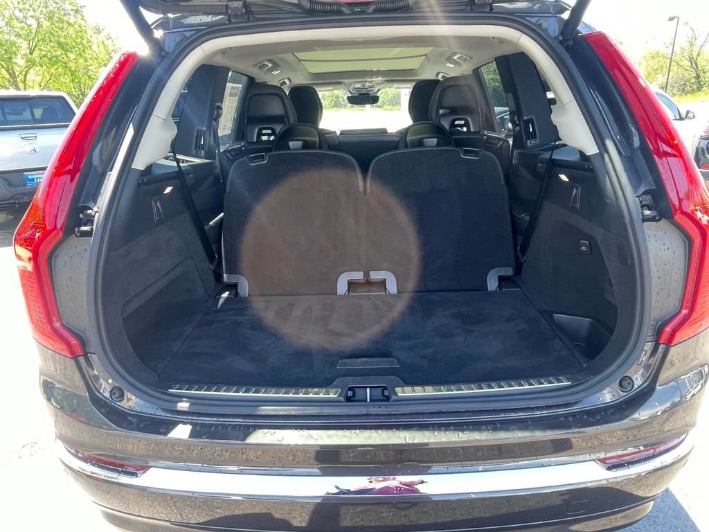 Used 2024 Volvo XC90 B6 Plus image 22