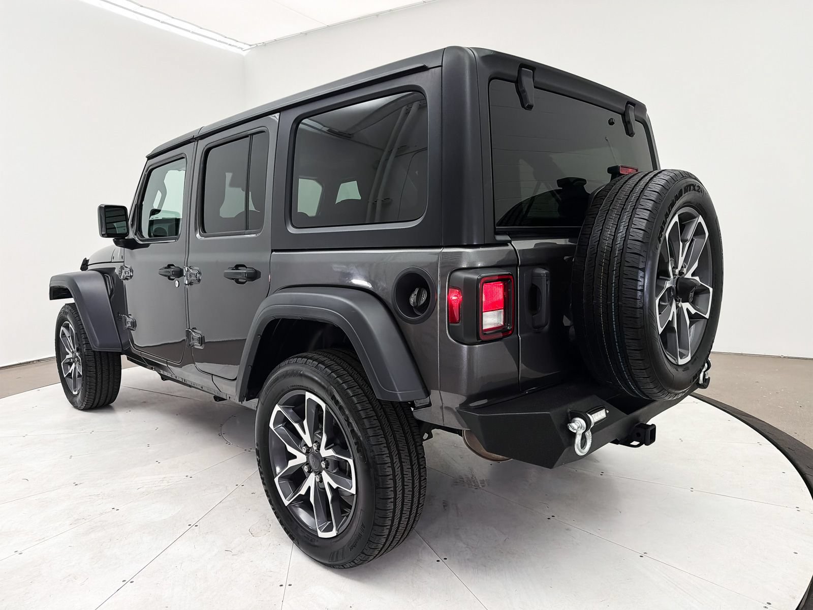 Used 2024 Jeep Wrangler Unlimited Sport AWD/4WD image 13