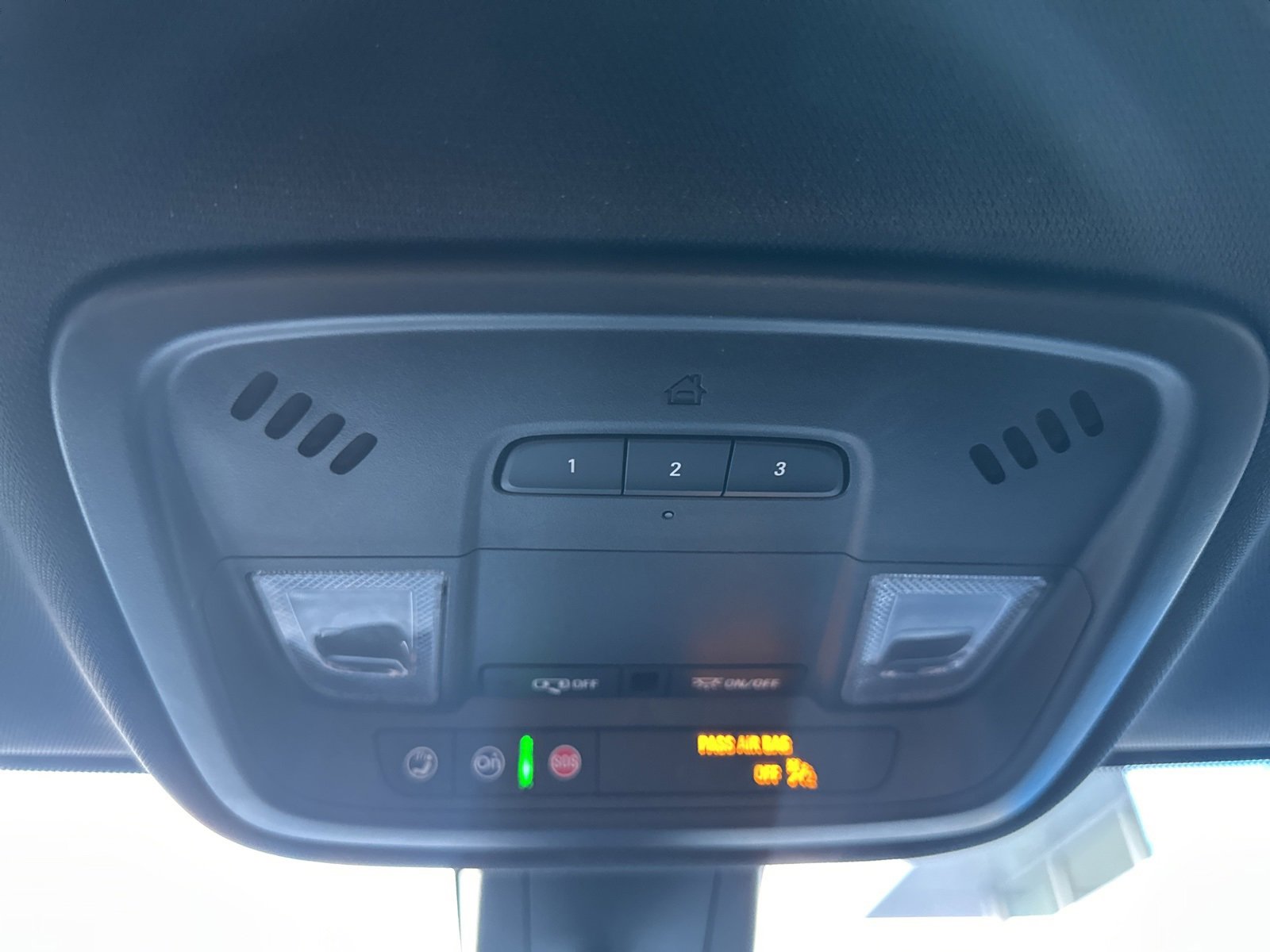 Used 2023 Chevrolet Traverse LT image 37