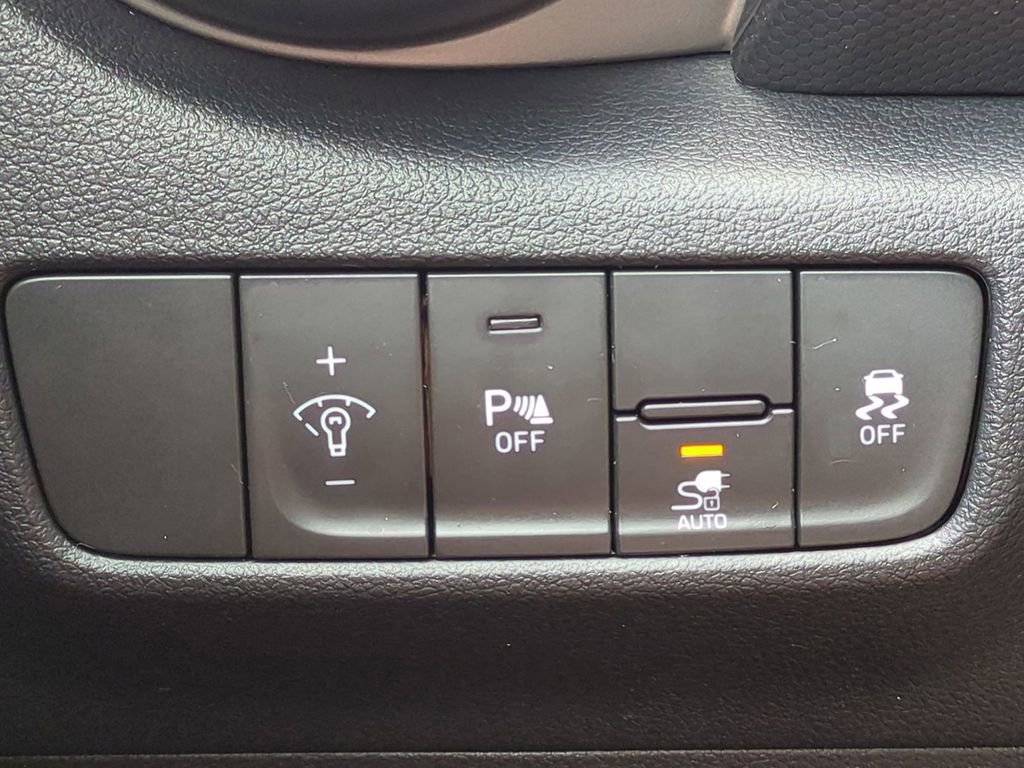 Used 2023 Hyundai Kona Limited w/ Cargo Package FWD image 30