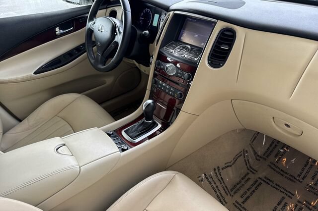 Used 2016 INFINITI QX50 AWD w/ Premium Plus Package image 16