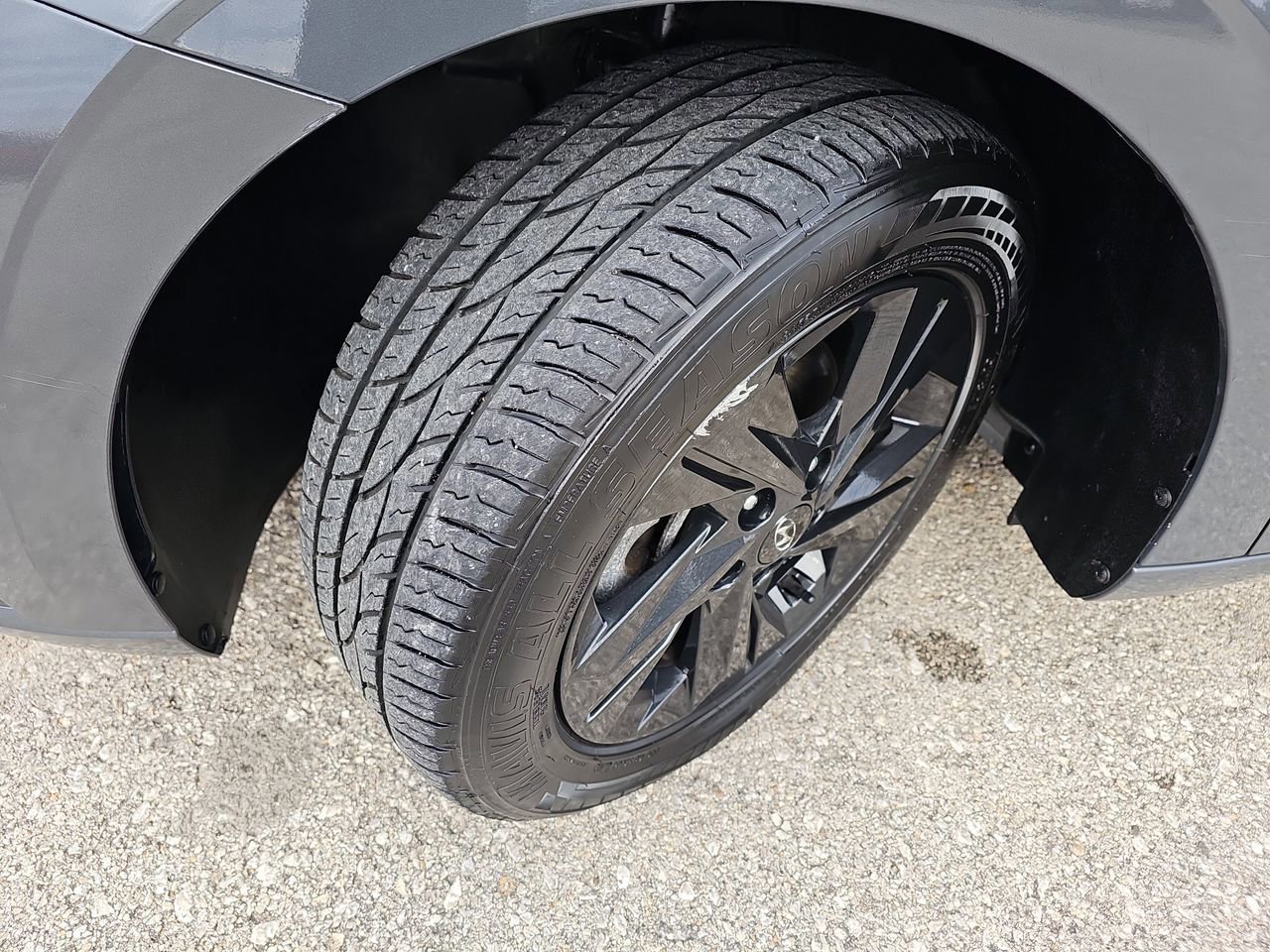 Used 2023 Hyundai Elantra SEL image 35