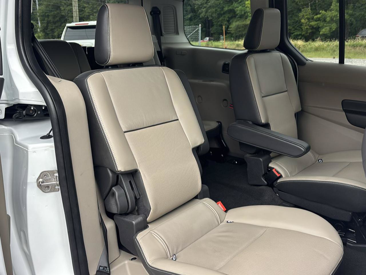 Used 2016 Ford Transit Connect XLT FWD image 15