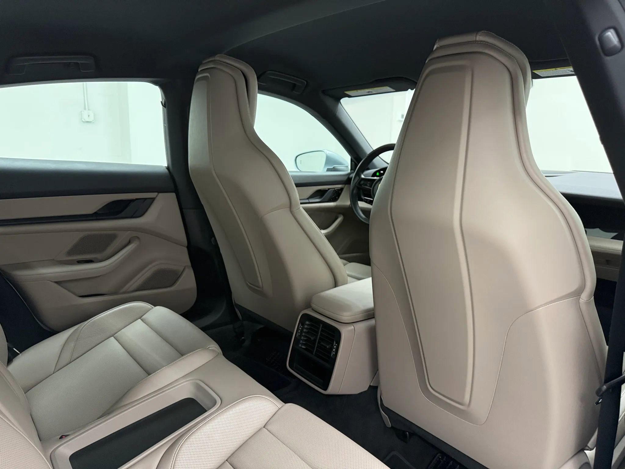 Used 2021 Porsche Taycan image 13