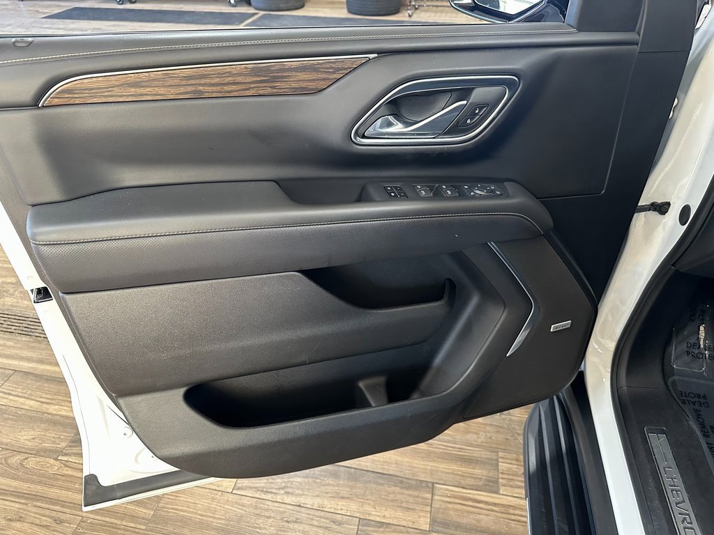 Used 2024 Chevrolet Suburban Premier image 11