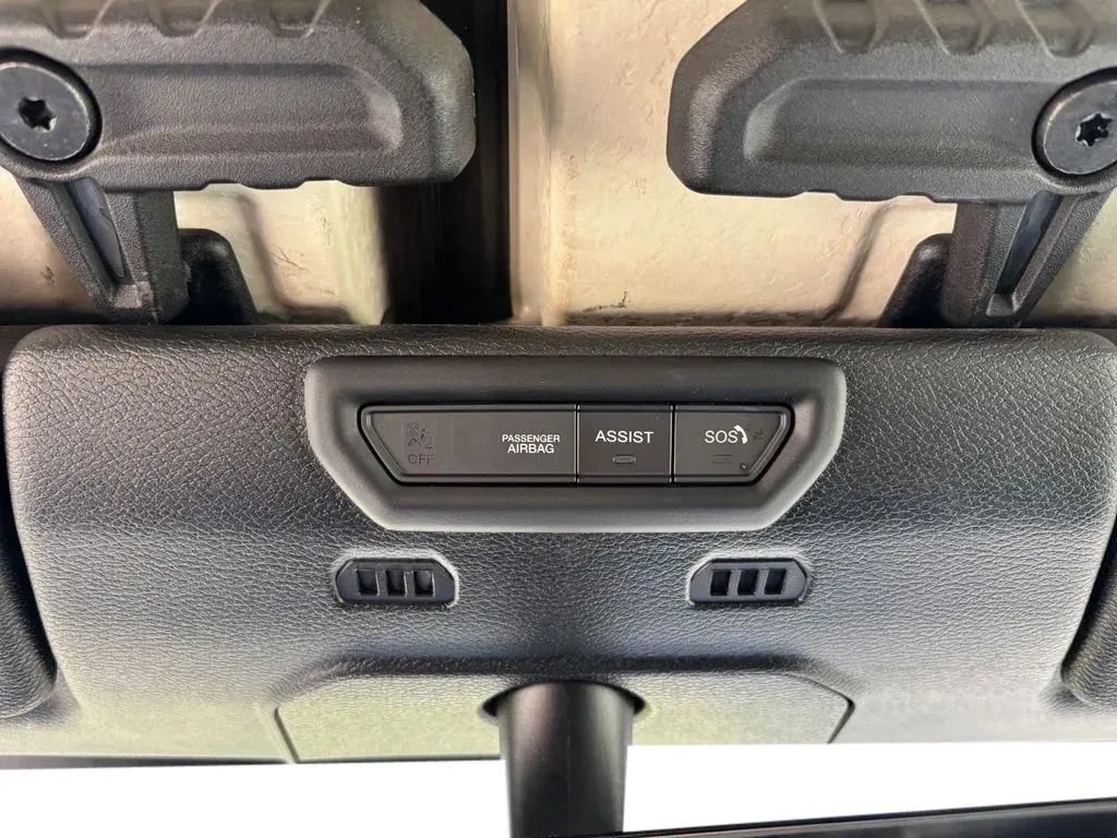 Used 2021 Jeep Wrangler Unlimited Sahara w/ Uconnect 4C Nav & Sound Group AWD/4WD image 19