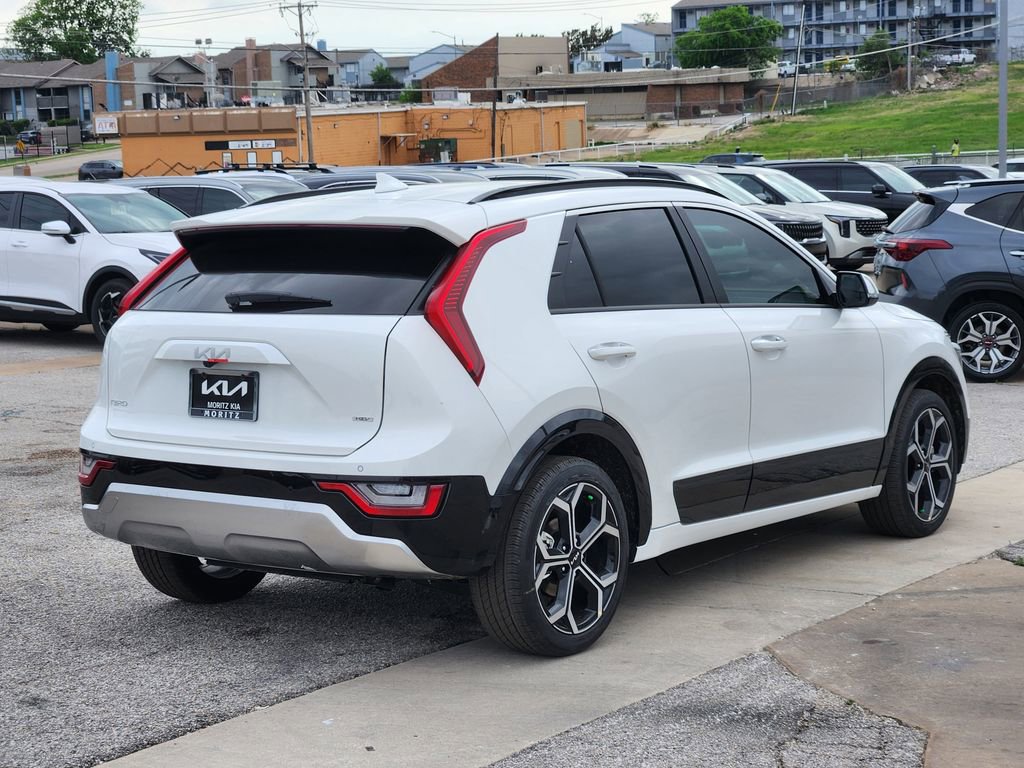 New 2026 Kia Niro SX Touring image 3