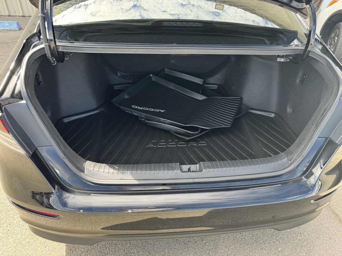 Used 2023 Honda Accord LX image 36