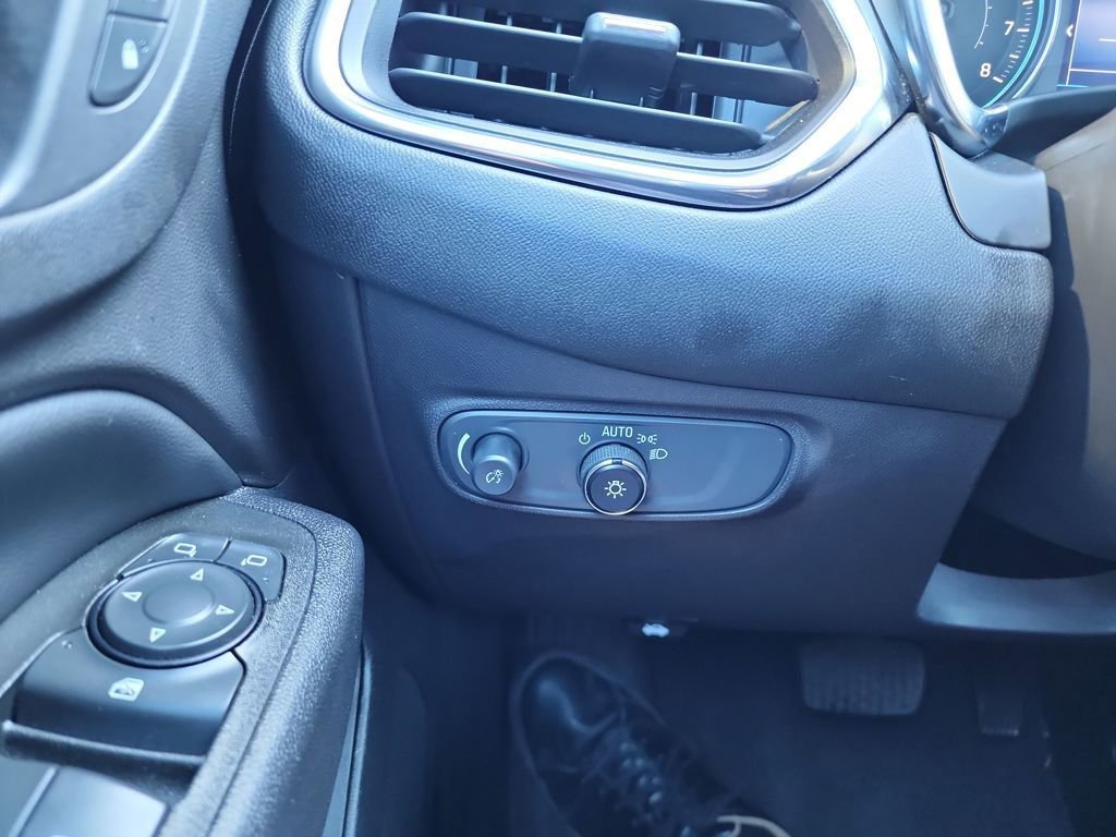 Used 2022 Chevrolet Equinox LT image 24