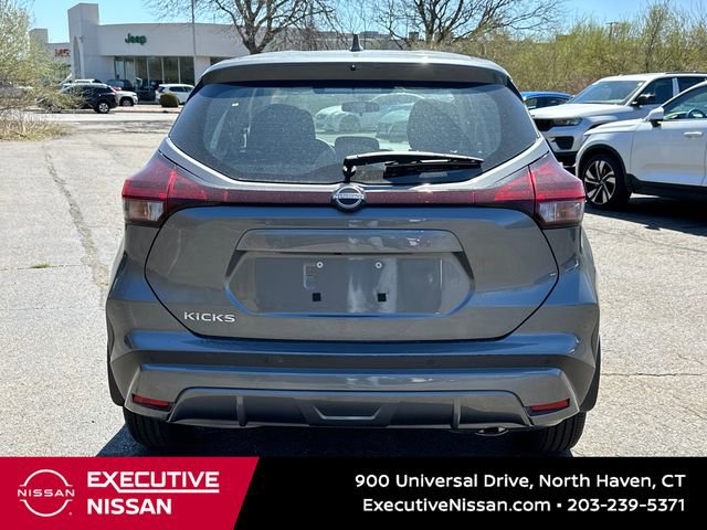 Used 2025 Nissan Kicks Play S image 3