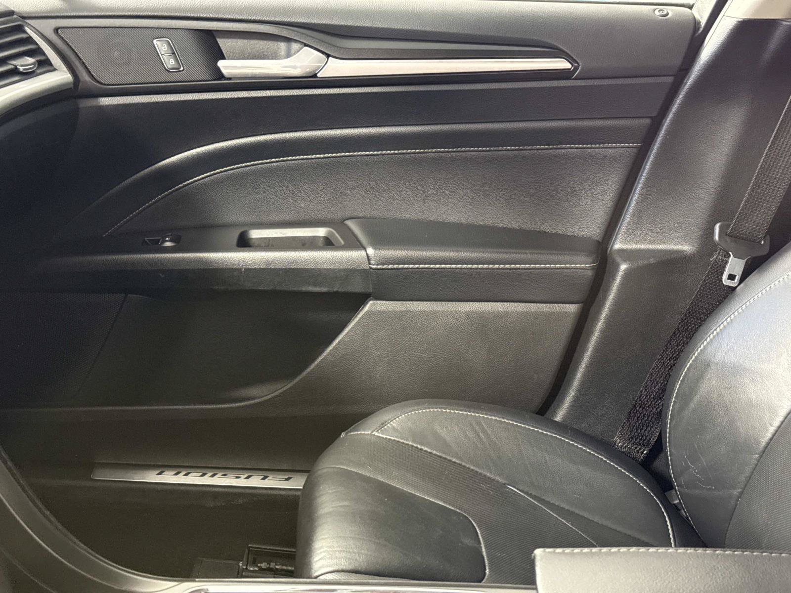 Used 2019 Ford Fusion Titanium FWD image 20
