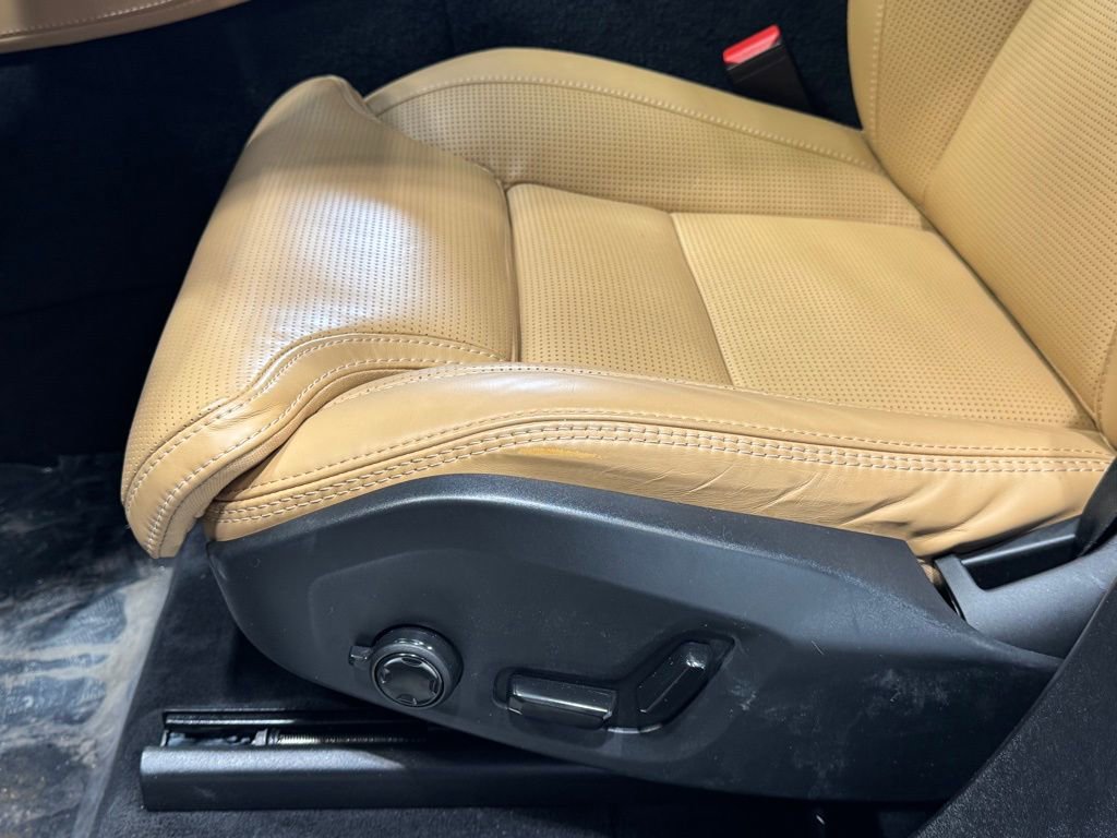 Used 2025 Volvo XC90 B6 Ultra w/ Protection Package image 19