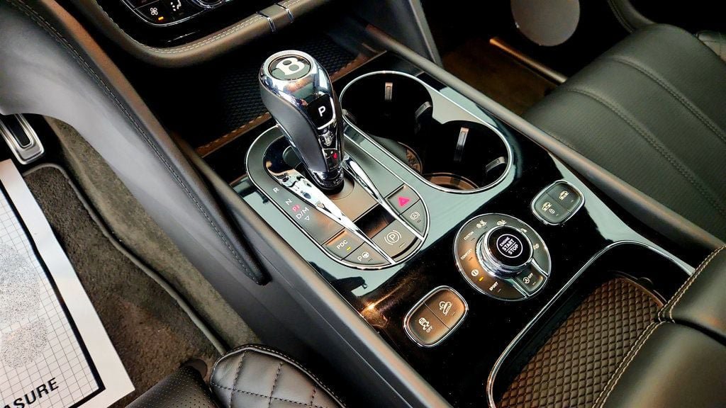 Used 2018 Bentley Bentayga AWD/4WD image 20