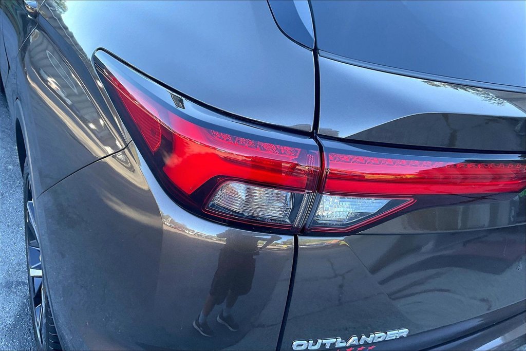 Used 2022 Mitsubishi Outlander SEL AWD/4WD image 28