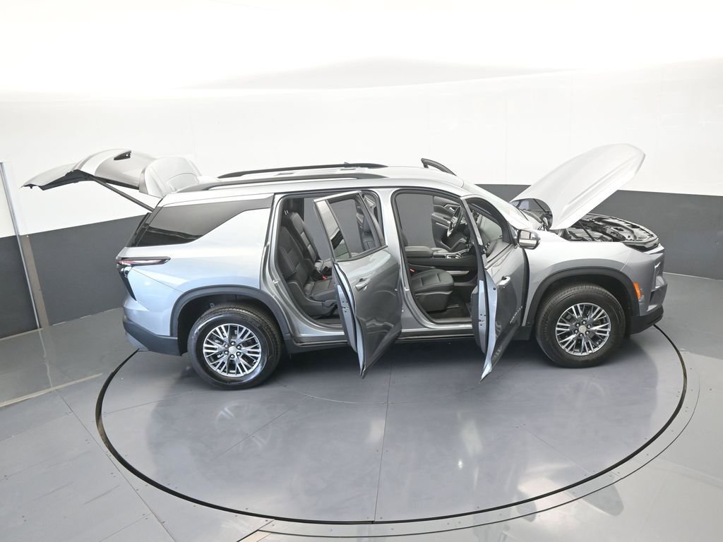 Used 2025 Chevrolet Traverse LT image 71