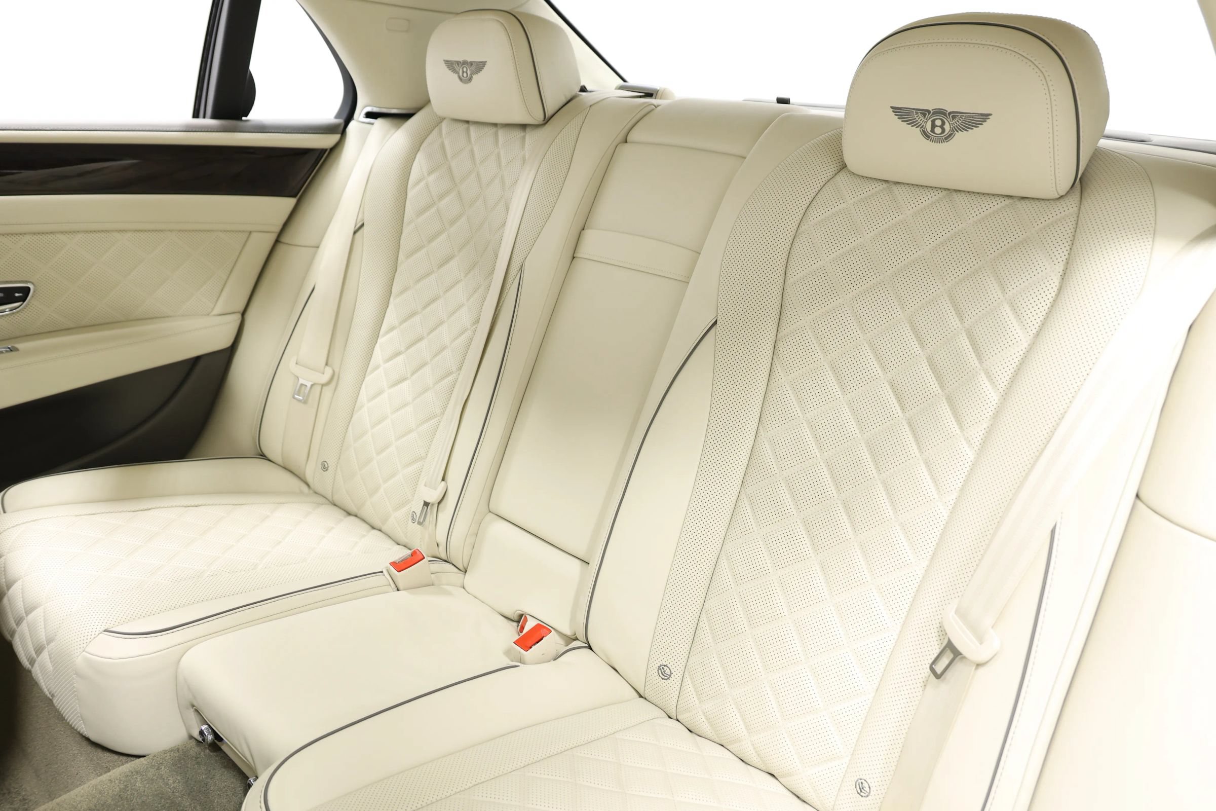 Used 2018 Bentley Flying Spur V8 AWD/4WD image 3