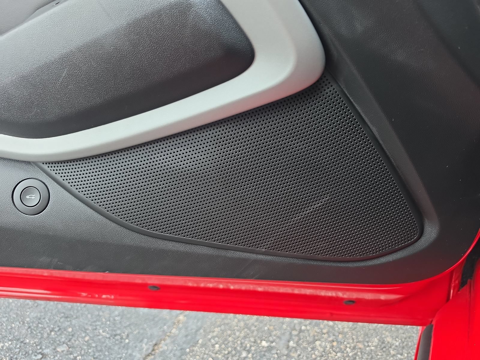 Used 2017 Chevrolet Camaro LT RWD image 13