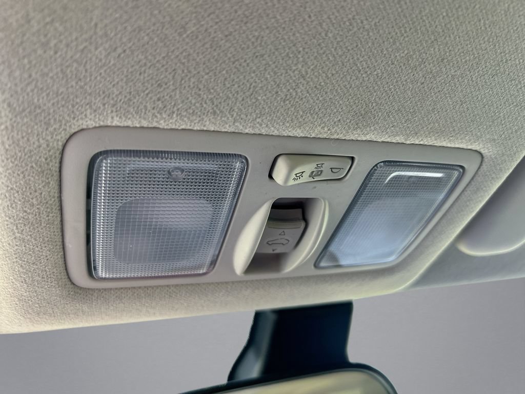 Used 2023 Hyundai Venue SEL FWD image 24