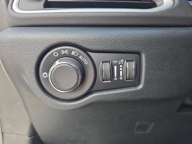 New 2026 Chrysler Voyager LX FWD image 21