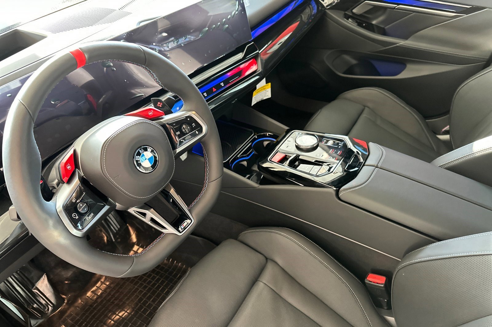 New 2026 BMW M5 w/ Executive Package image 4
