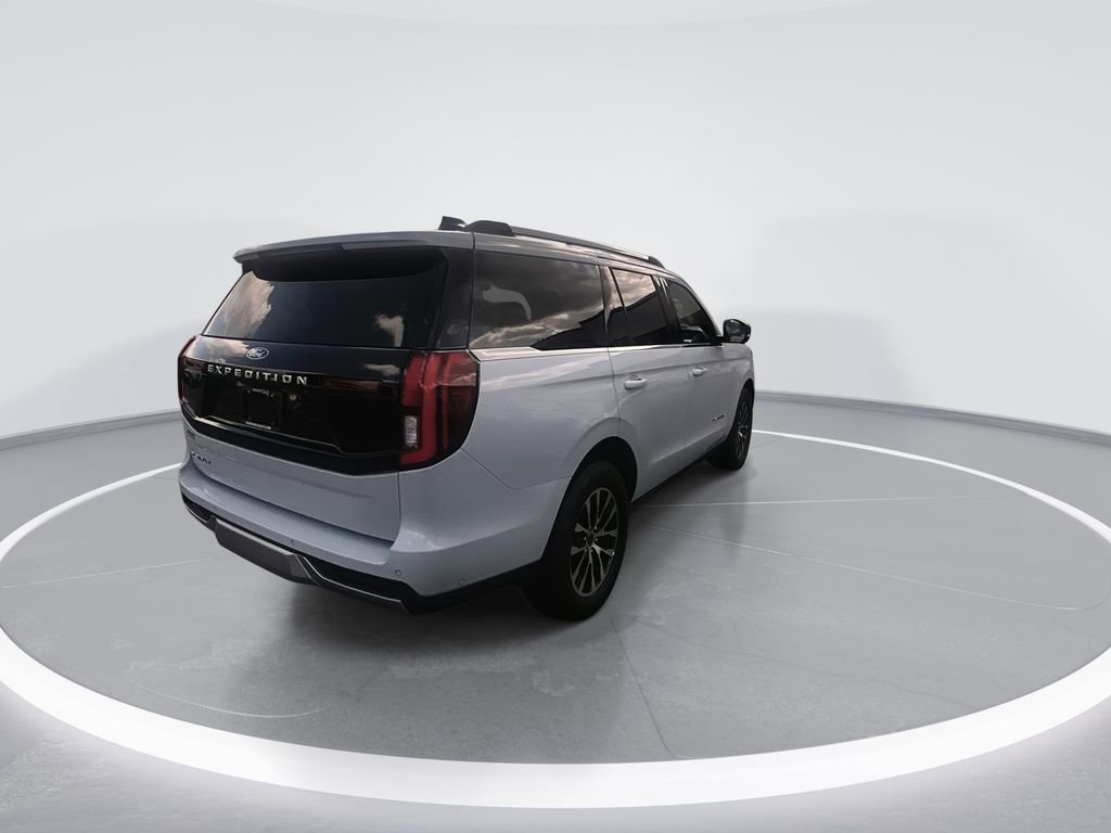 Used 2025 Ford Expedition Platinum image 8