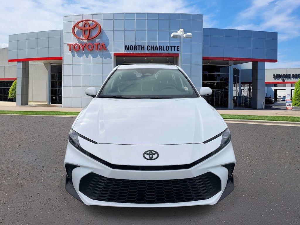 Used 2025 Toyota Camry SE w/ Convenience Package image 5