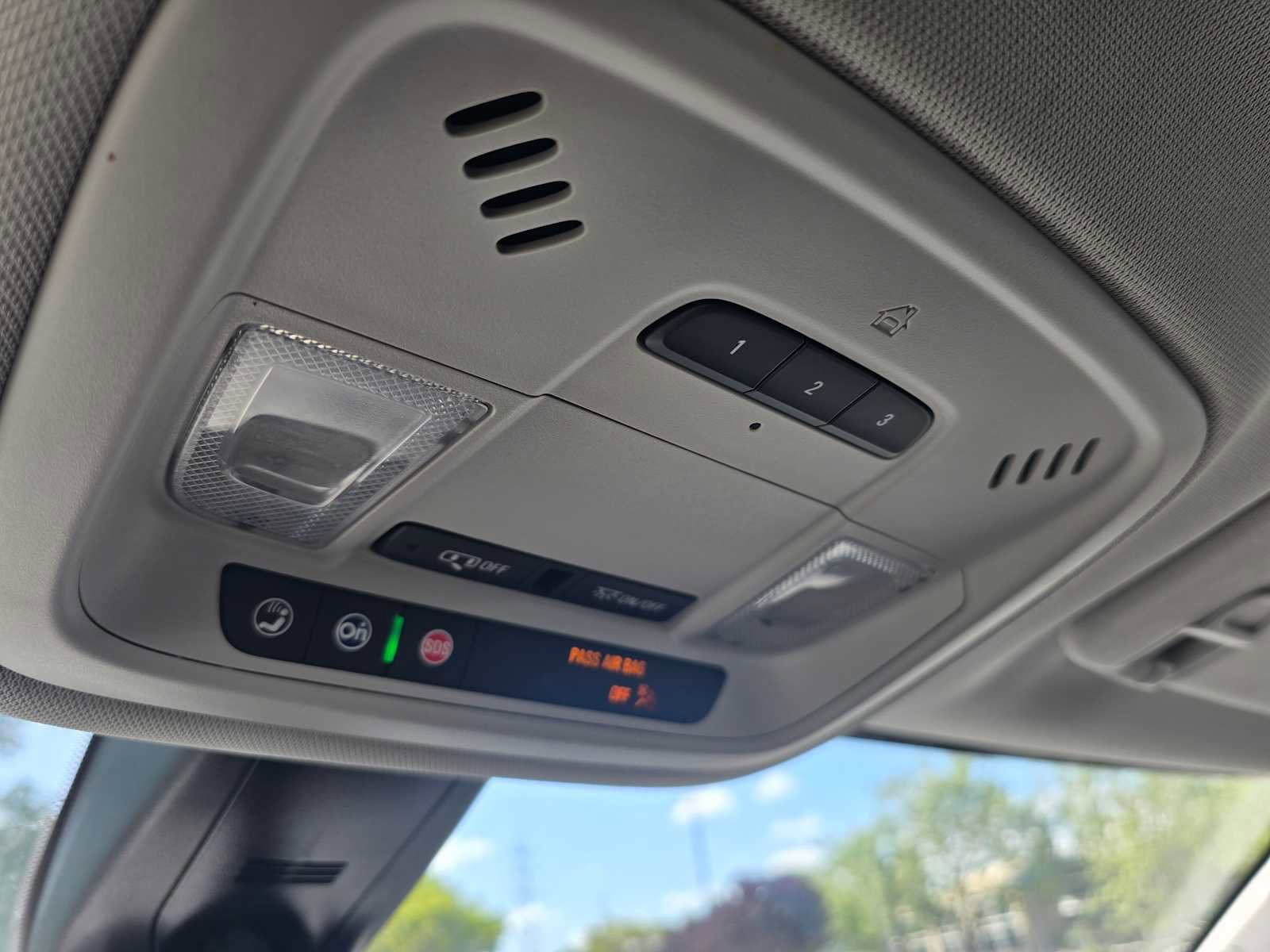 Used 2021 Chevrolet Traverse RS image 35