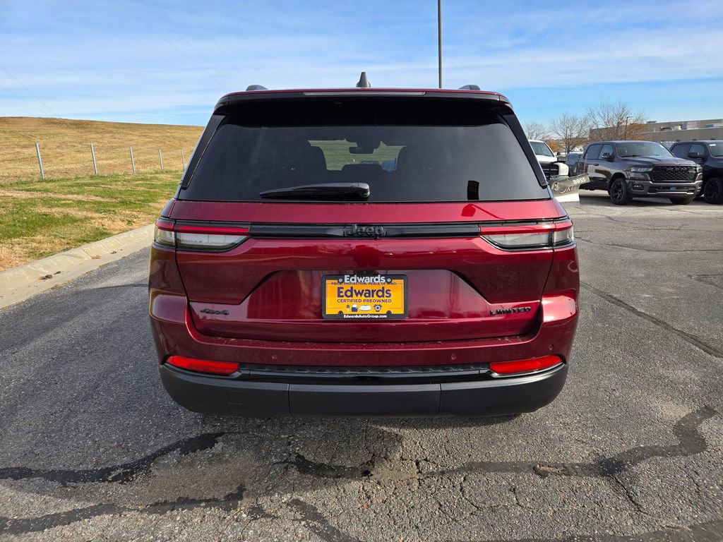 Used 2025 Jeep Grand Cherokee Limited w/ Black Appearance Package image 5