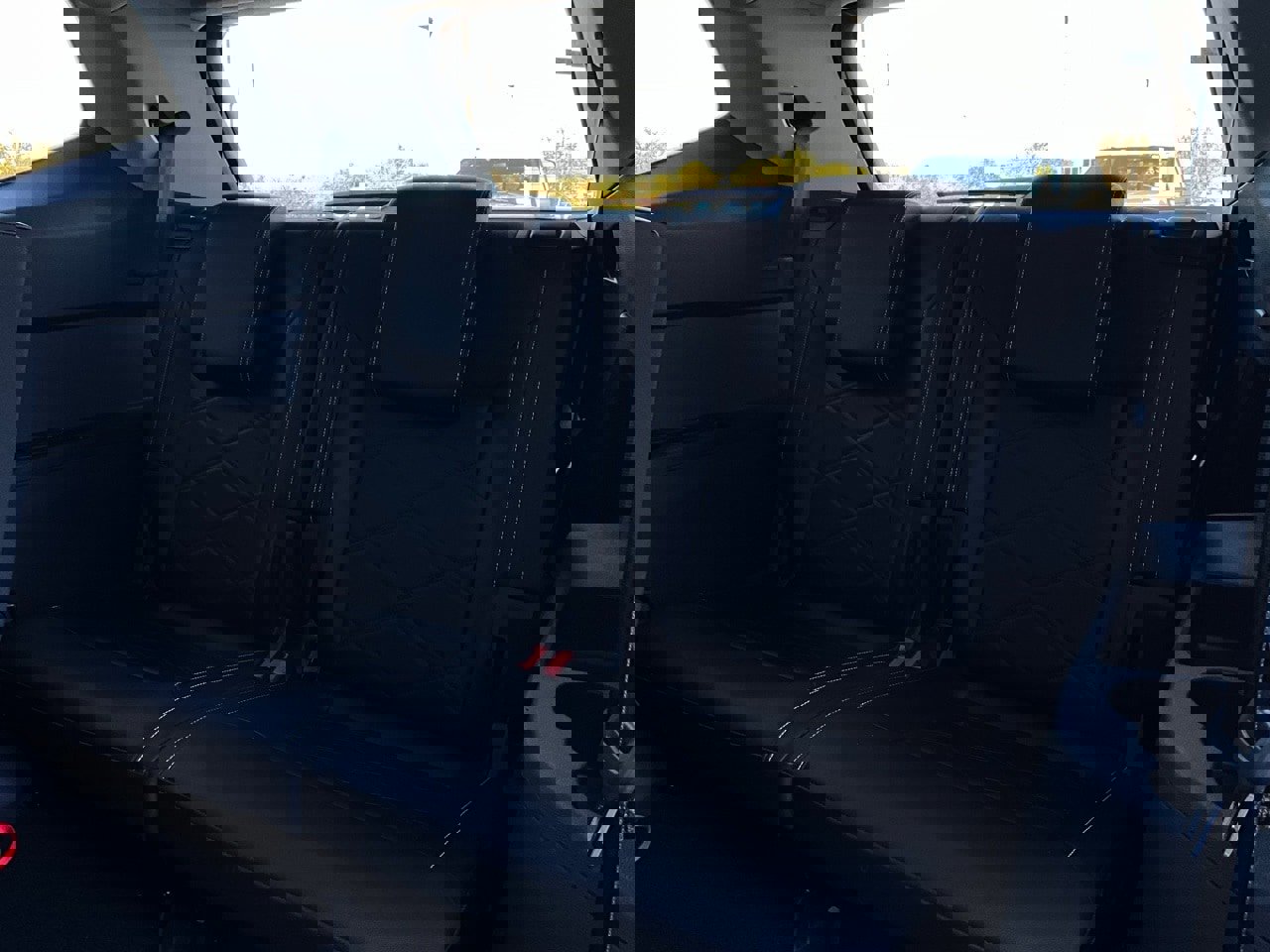 Used 2025 Volkswagen Atlas SE image 13