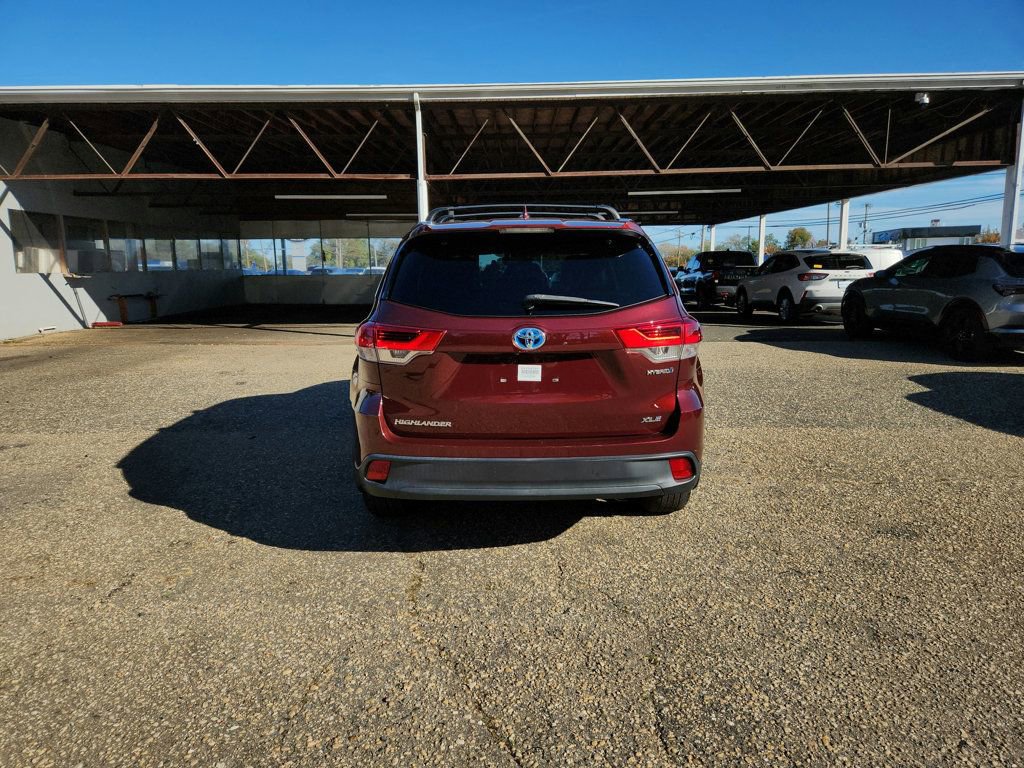 Used 2018 Toyota Highlander XLE image 6