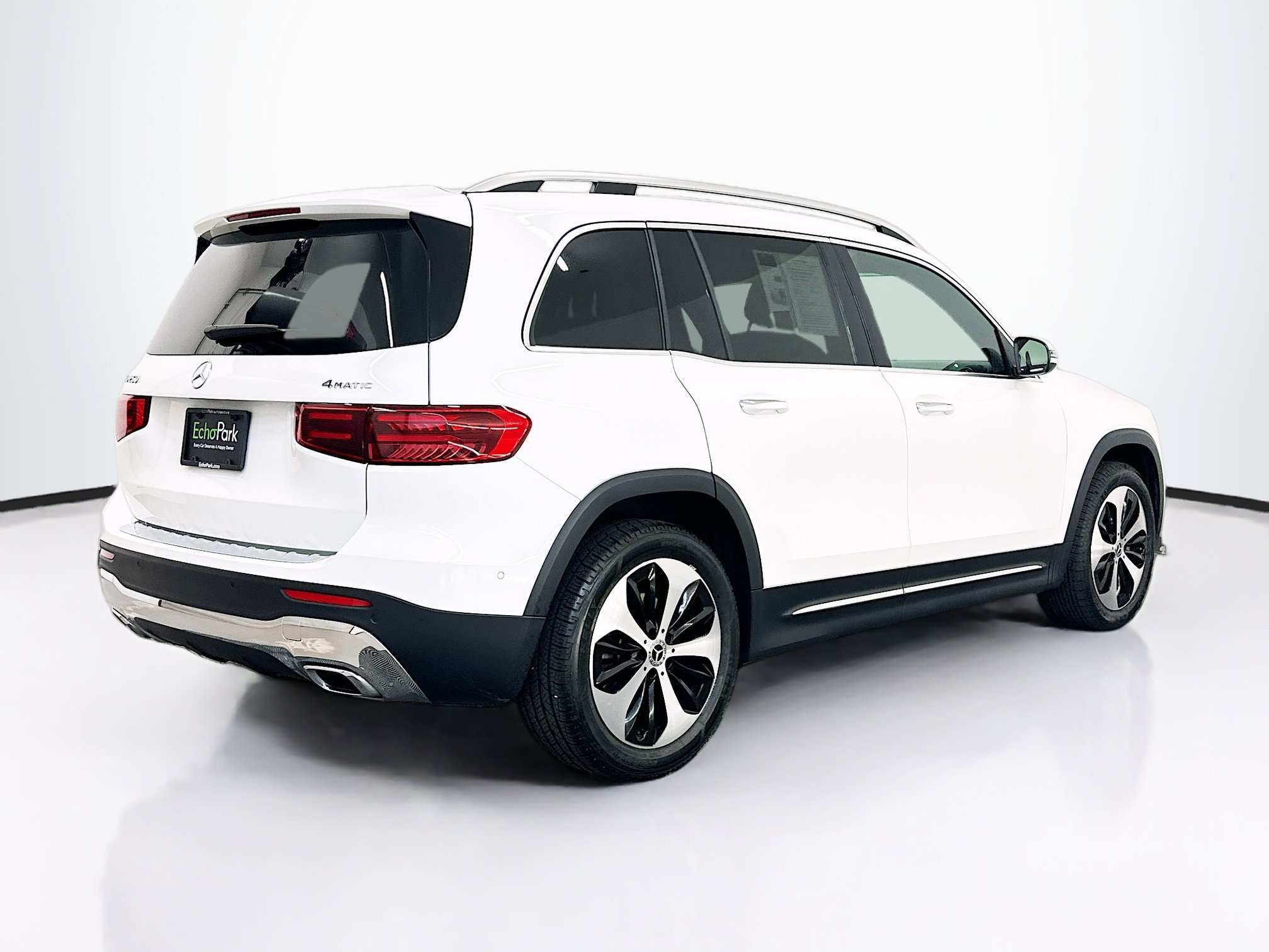 Used 2025 Mercedes-Benz GLB 250 4MATIC image 9