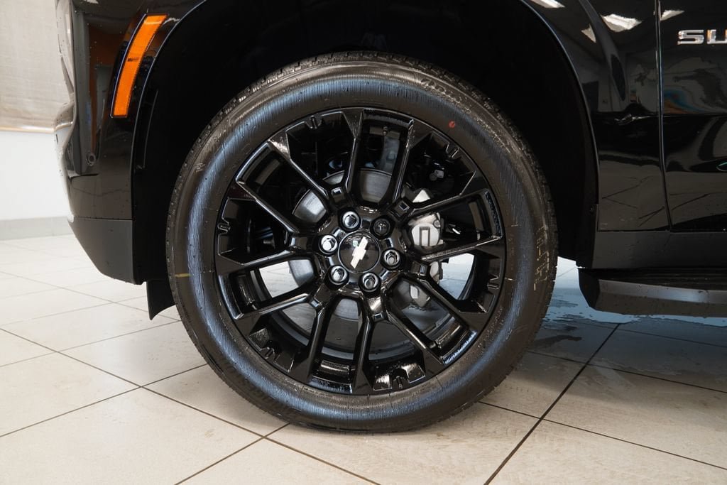 New 2026 Chevrolet Suburban Premier AWD/4WD image 18