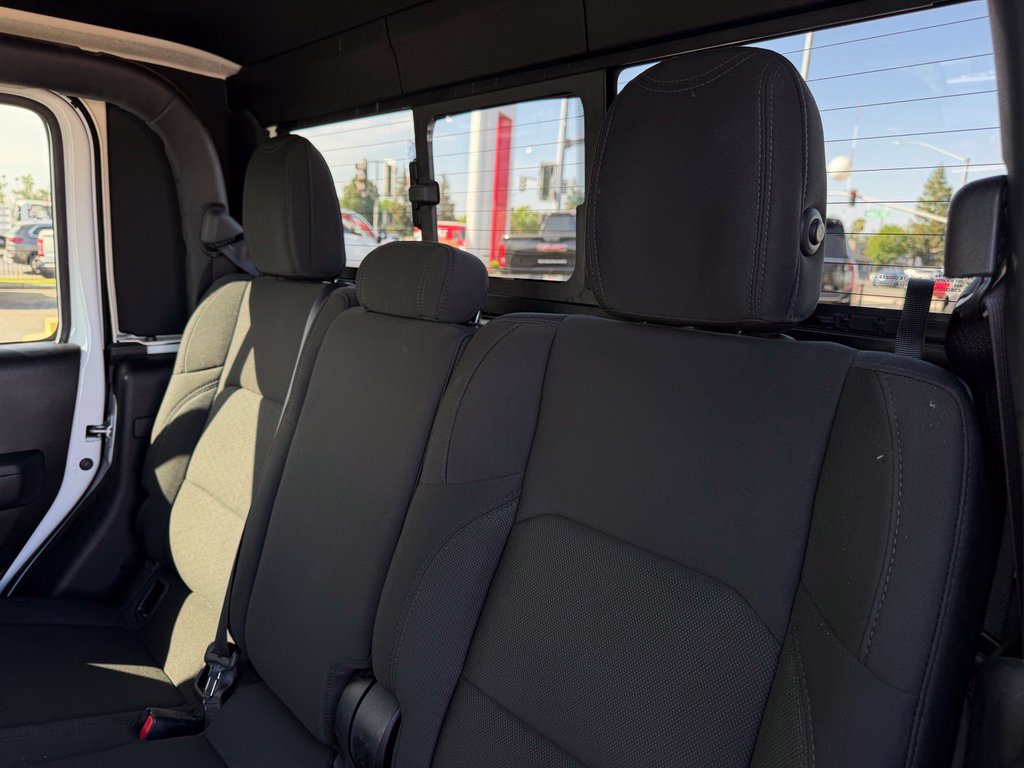 Used 2022 Jeep Gladiator Sport AWD/4WD image 11