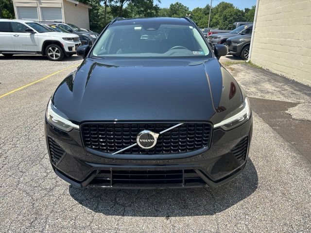 Used 2025 Volvo XC60 B5 Plus w/ Protection Package Premier AWD/4WD image 10