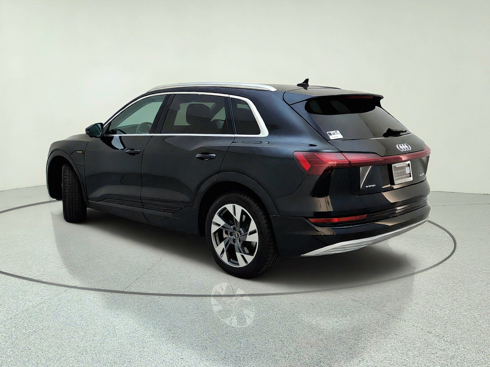 Used 2023 Audi e-tron Premium Plus w/ Premium Plus Package AWD/4WD image 12
