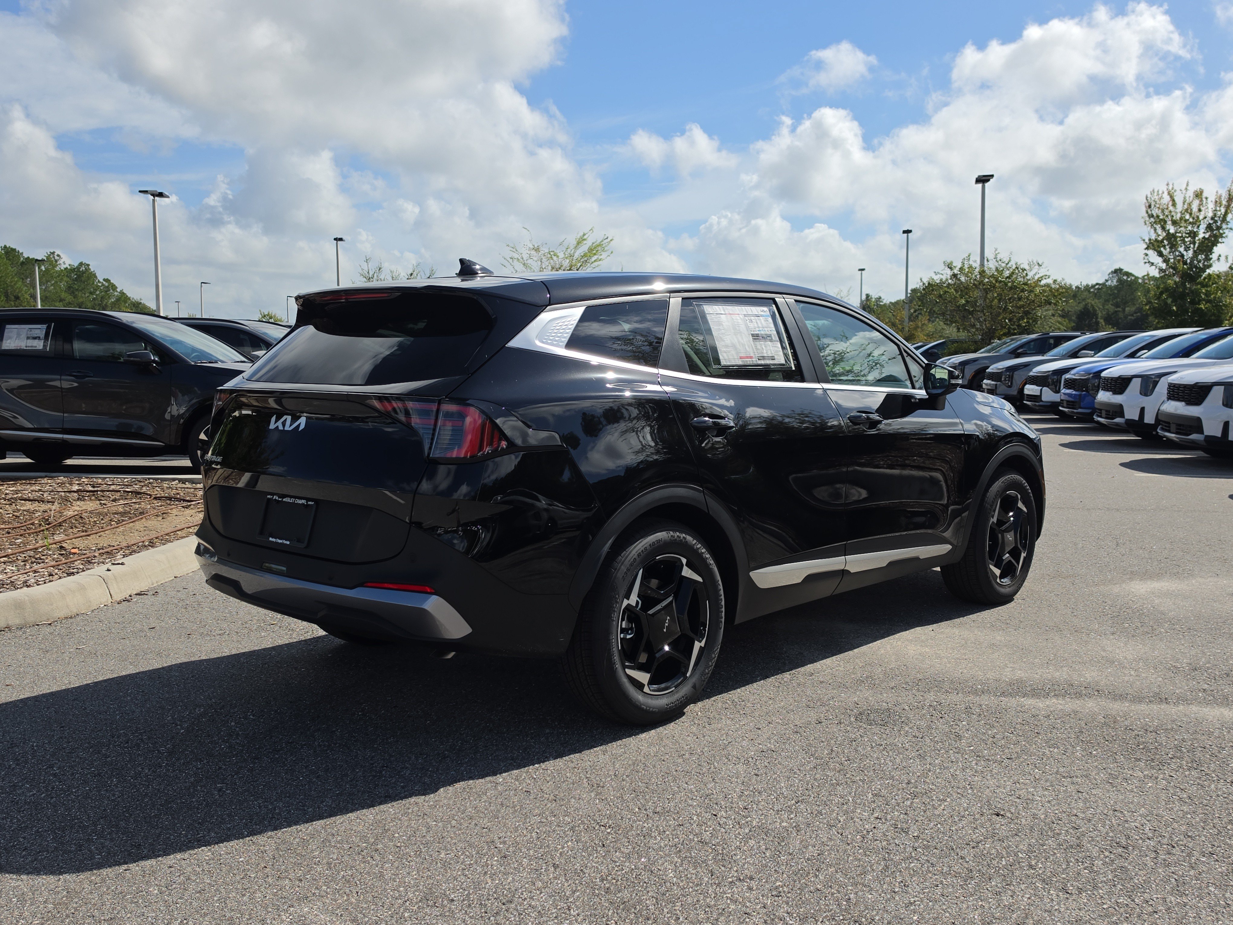 New 2027 Kia Sportage EX FWD image 8