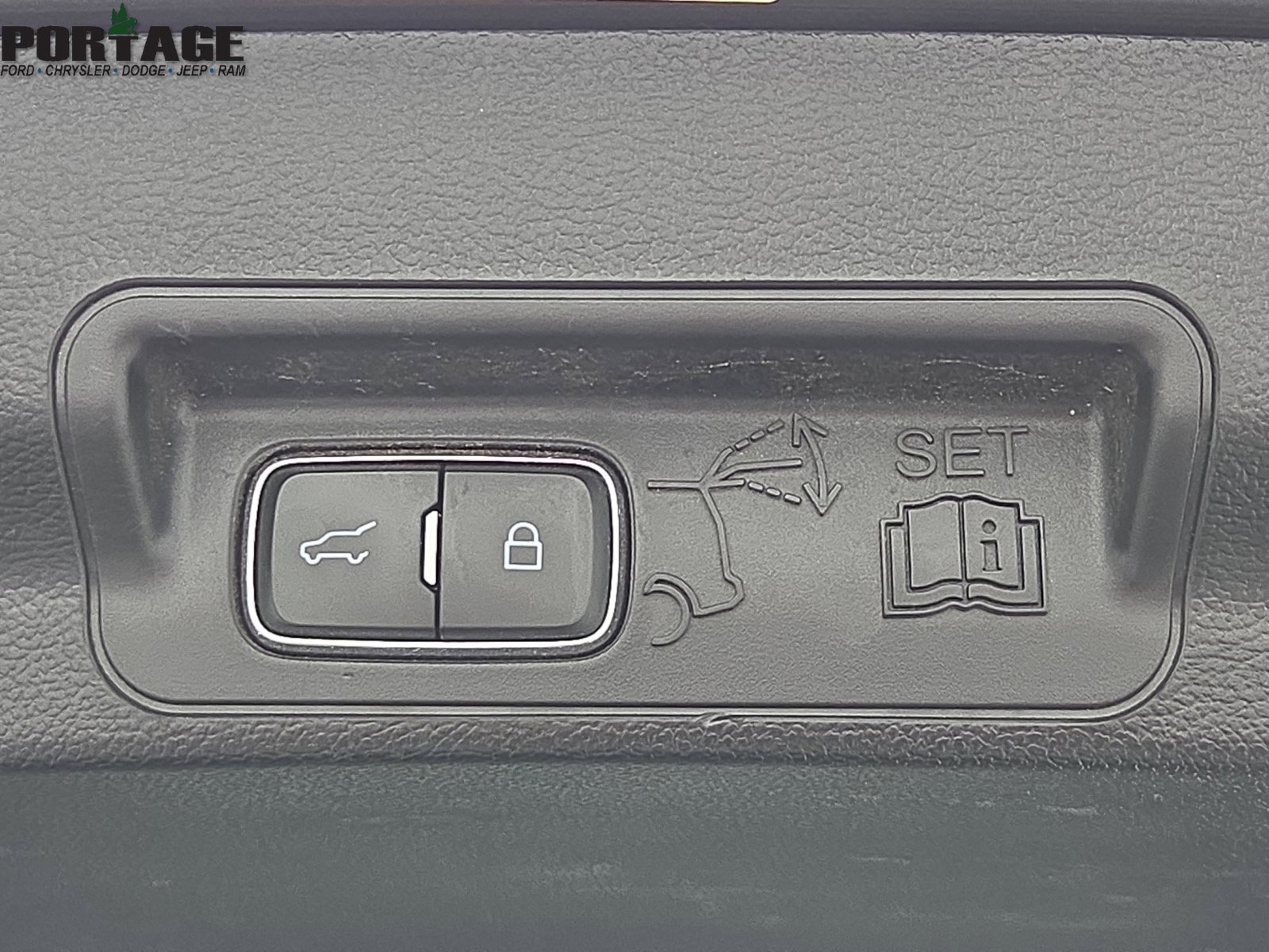 Used 2023 Ford Explorer ST AWD/4WD image 37