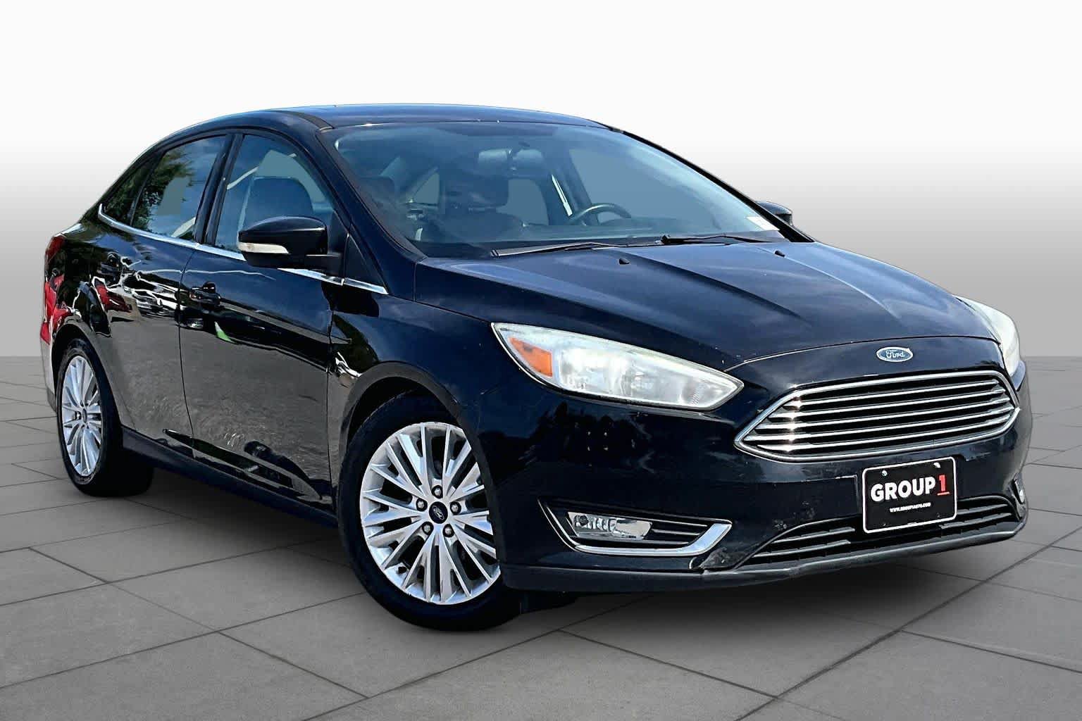 Used 2016 Ford Focus Titanium FWD image 3