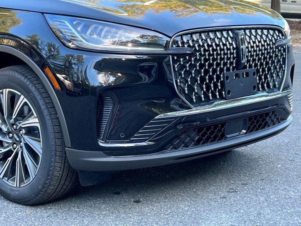 New 2026 Lincoln Aviator AWD image 2