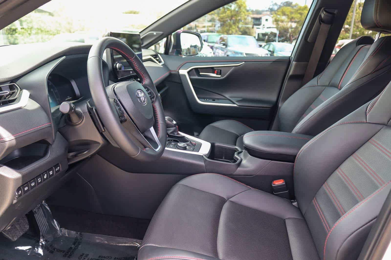 Used 2025 Toyota RAV4 XSE w/ Premium Package AWD/4WD image 16
