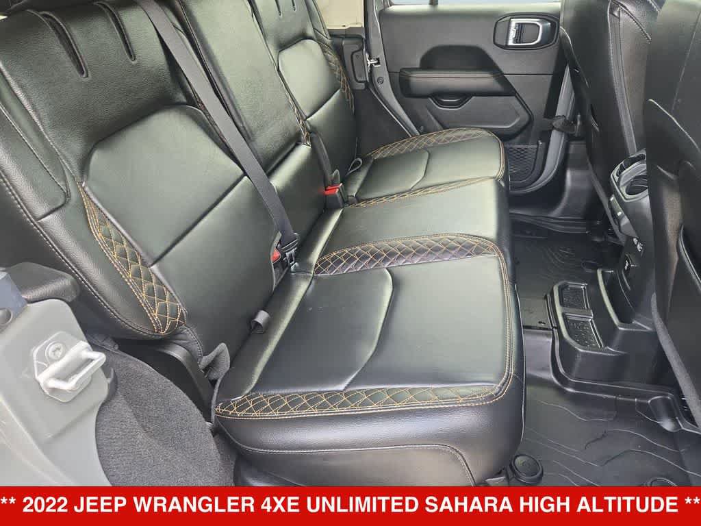 Used 2022 Jeep Wrangler Unlimited Sahara AWD/4WD image 19
