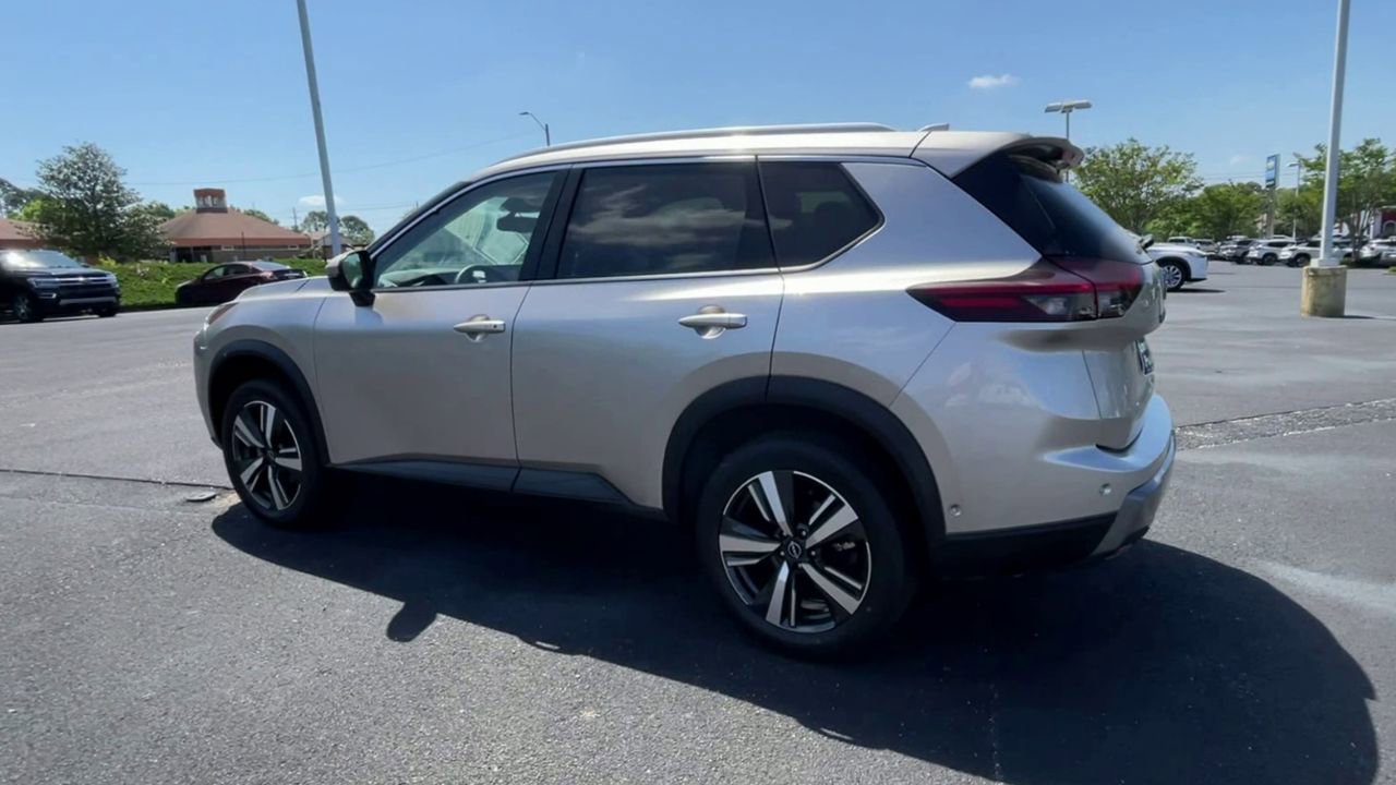 Used 2024 Nissan Rogue SL w/ SL Premium Package AWD/4WD image 6