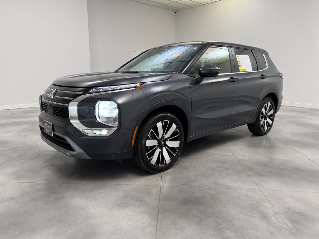 Used 2025 Mitsubishi Outlander SE AWD/4WD image 4