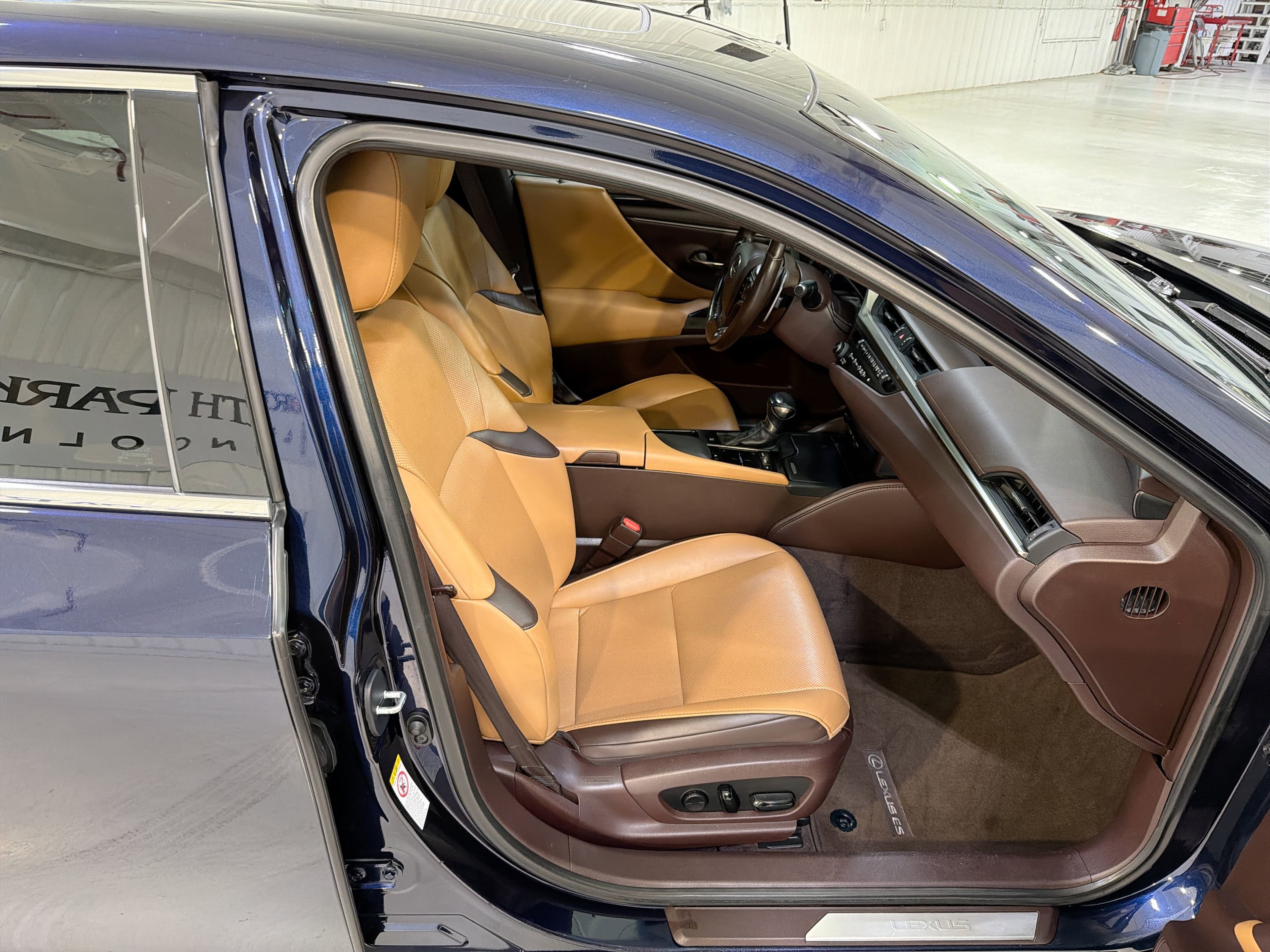Used 2019 Lexus ES 350 w/ Accessory Package 2 FWD image 28