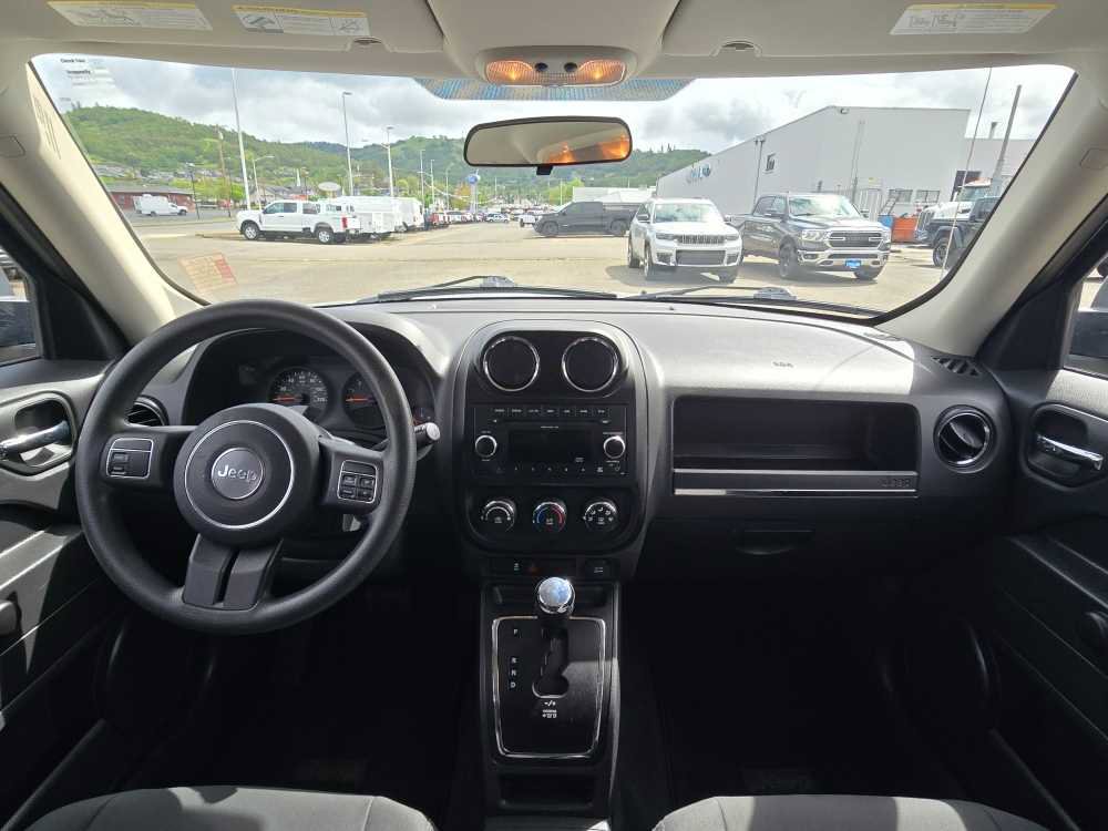 Used 2011 Jeep Patriot Sport FWD image 16