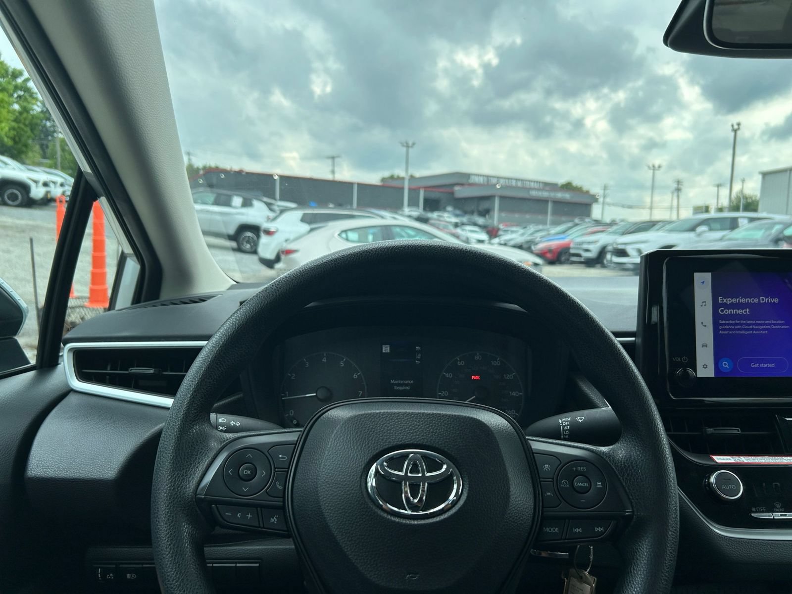 Used 2025 Toyota Corolla LE FWD image 28