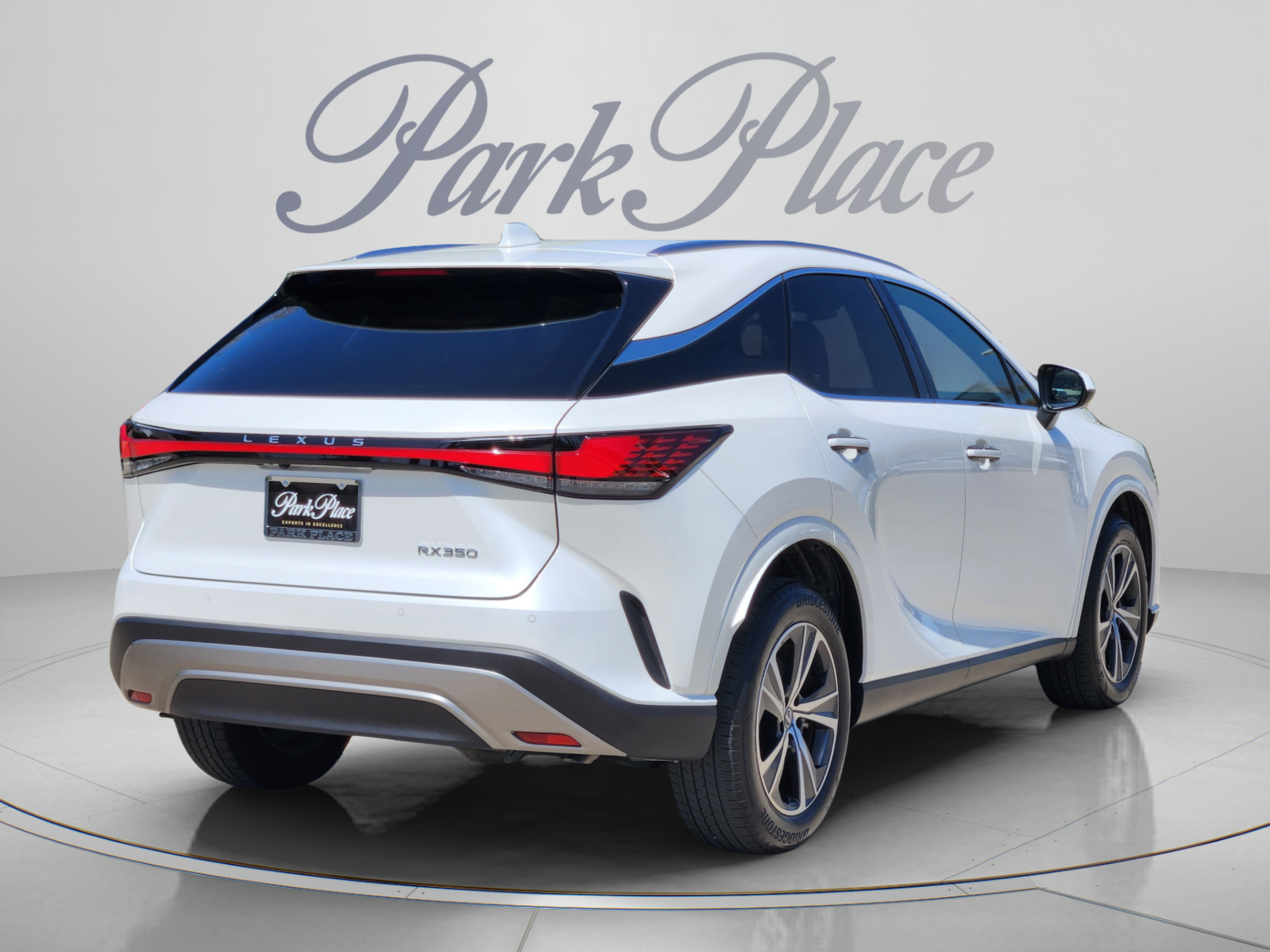 Used 2025 Lexus RX 350 Premium w/ Accessory Package (Z1) FWD image 5